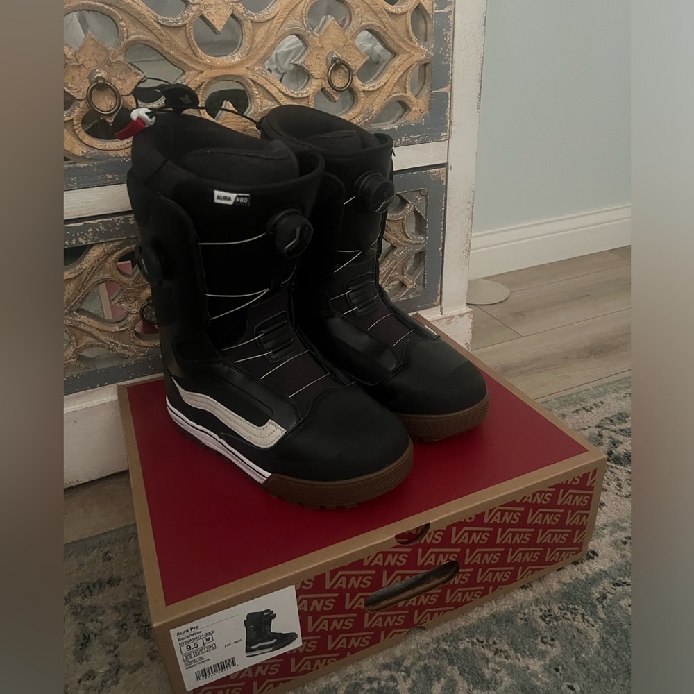 VANS AURA PRO (Snowboarding Boot) Men’s 9.5